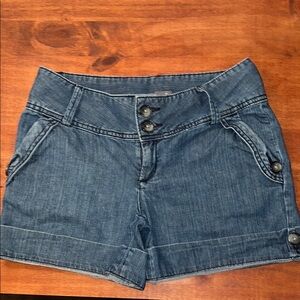 GAP- Denim Shorts Women’s